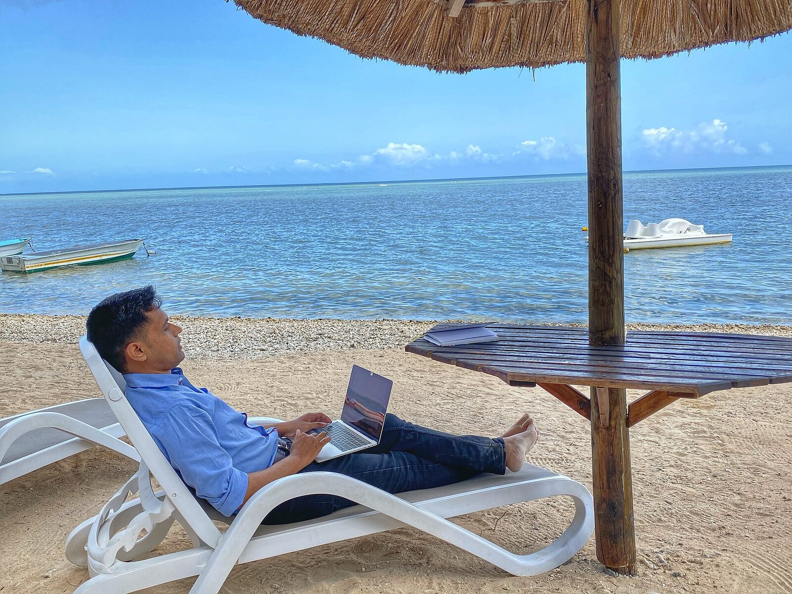 Trabajar remoto frente al mar: posible en Capurganá, con las expectativas correctas