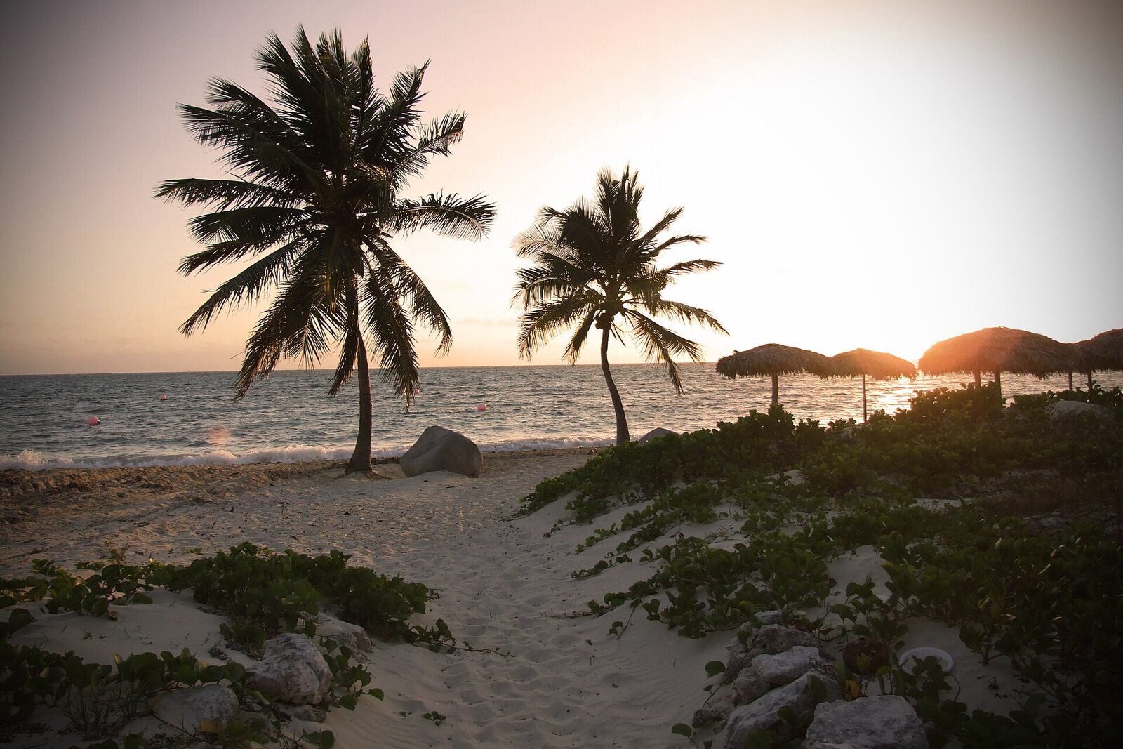 Un atardecer en el Caribe, el mejor plan de a dos